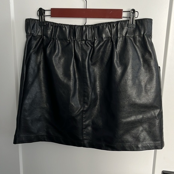 Large Wild Fable Leather Skirt with Pockets - Picture 6 of 8